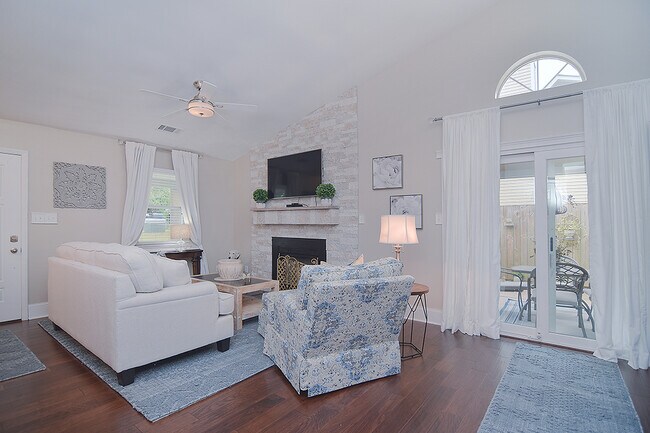 Foto del edificio - 16611 Glenfurness Dr