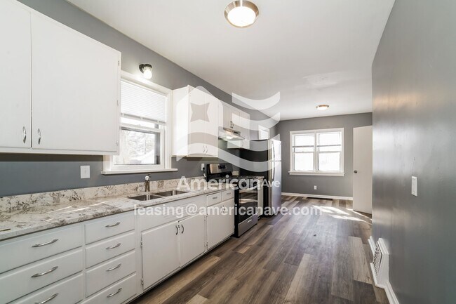 Foto del edificio - 204 E Thrush Ave