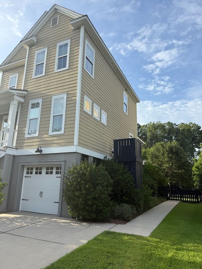 Photo - Available now. Amazing 4 BR/2.5 BA Home Available at Shellring at St Thomas Island!