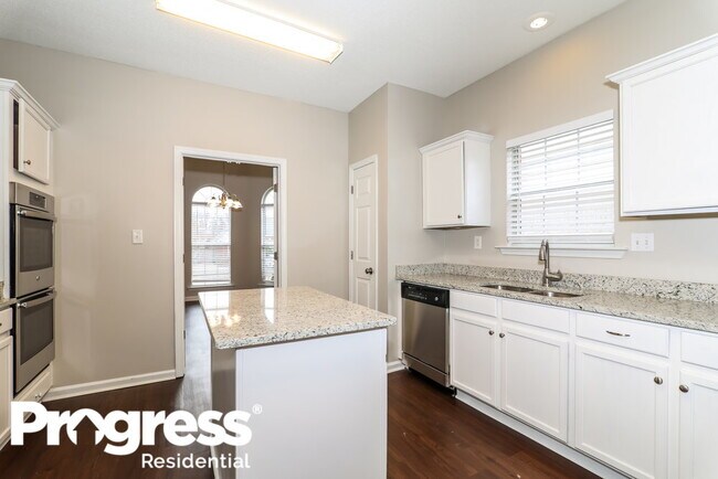 Building Photo - 10222 Green Moss Dr N