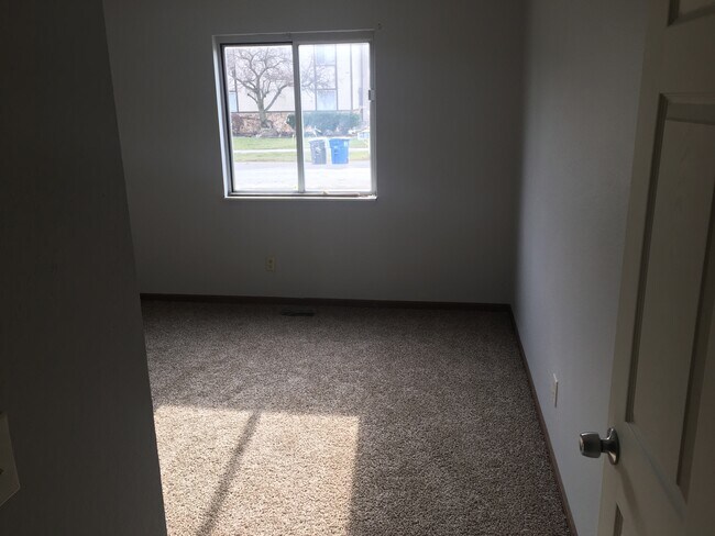 Building Photo - 5734 Ryewyck Dr