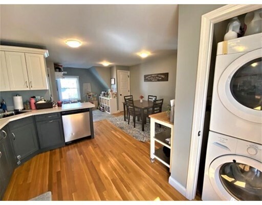 Foto del edificio - 104 Sharon St