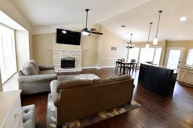 Foto del edificio - 525 Blair Meadow Dr