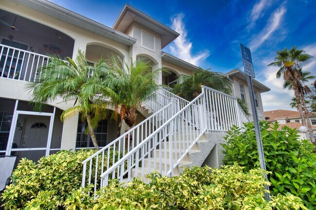 Building Photo - Annual or Seasonal Furnished Second Floor ...
