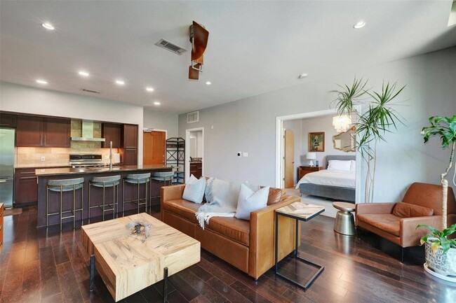 Foto del edificio - 1600 Barton Springs Rd