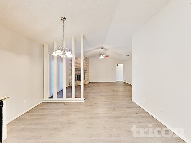 Foto del edificio - 1401 Timbercrest Dr
