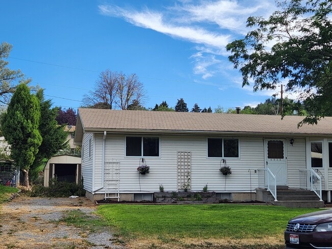 Building Photo - 4935 Chinook St