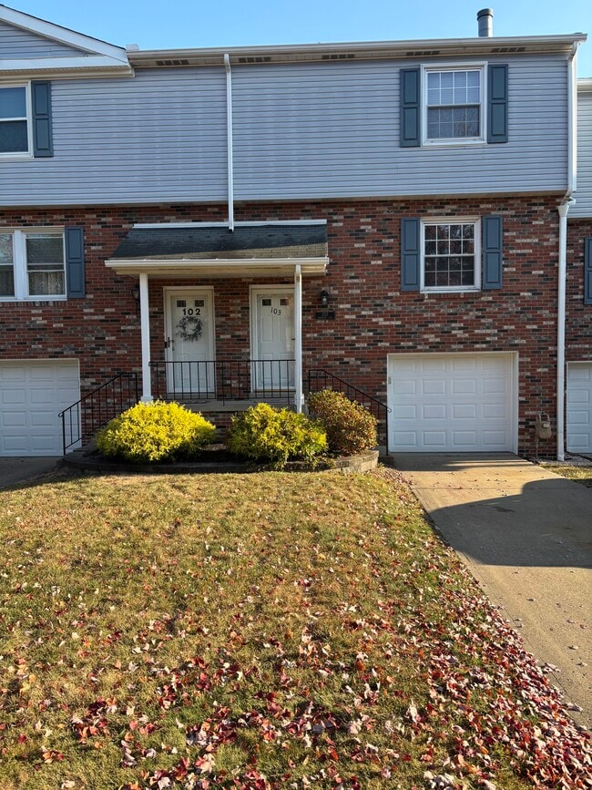 Building Photo - 103 Parkridge Ln