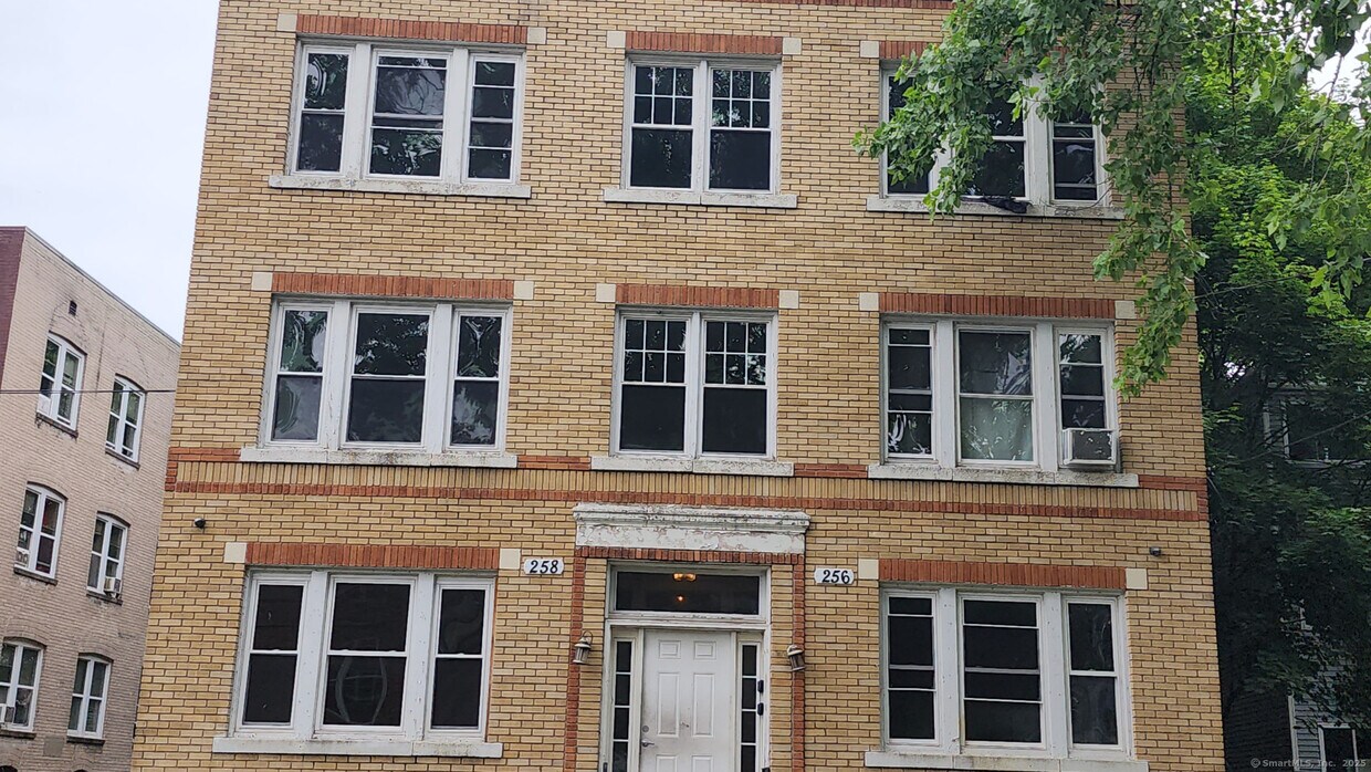 Foto principal - 256 Mather St