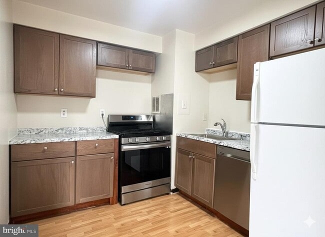 Building Photo - 4410 Briarwood Ct N