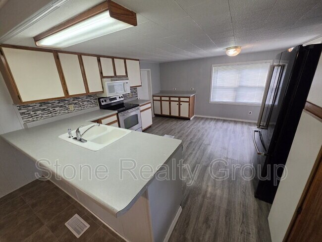 Building Photo - 4538 S Frye St