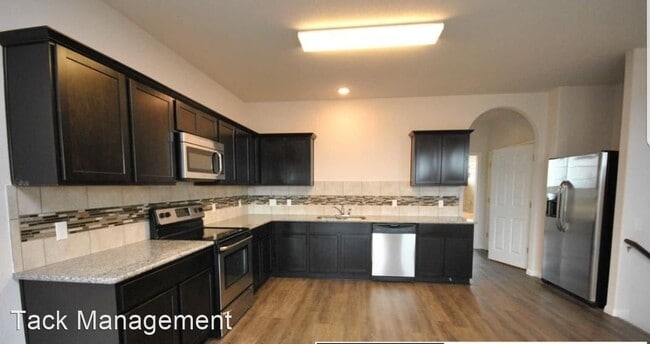 Building Photo - 2017 Muirfield Bend Dr
