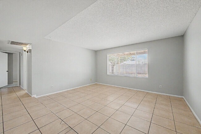 Foto del edificio - 12446 N 36th Dr