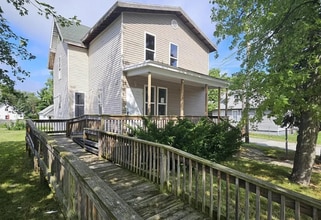 Building Photo - 1303 Buffalo St