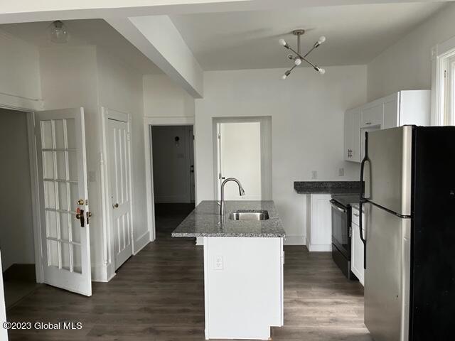 Building Photo - 15 Putman St