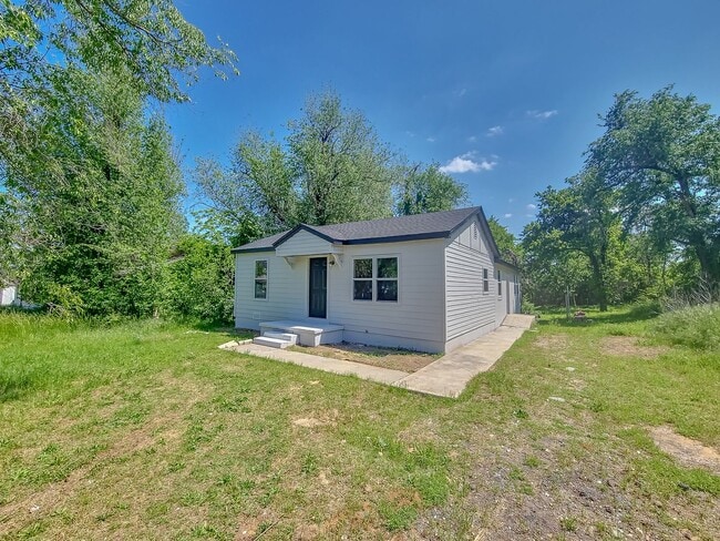 Building Photo - Newly Remodeled FOUR bedroom home in Spencer! FOR RENT!