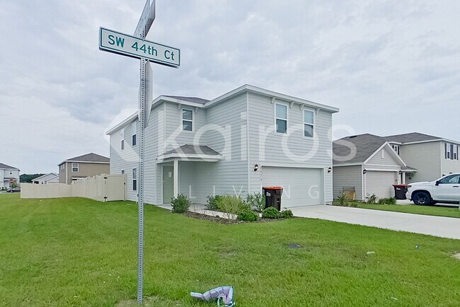 Building Photo - 8579 SW 44th Ct