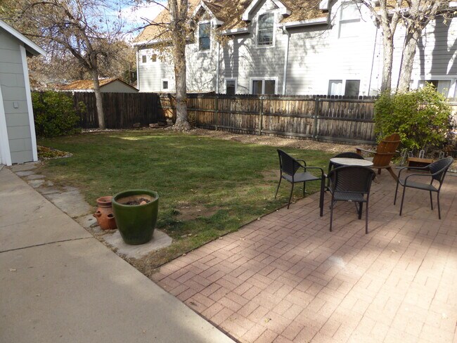 Foto del edificio - 327 S Sherwood St