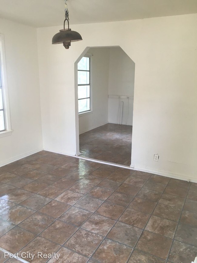 Foto del edificio - 3 br, 1 bath House - 1529 Clover St.