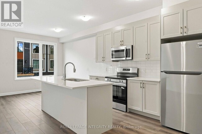 Building Photo - 514 Woodlily Private