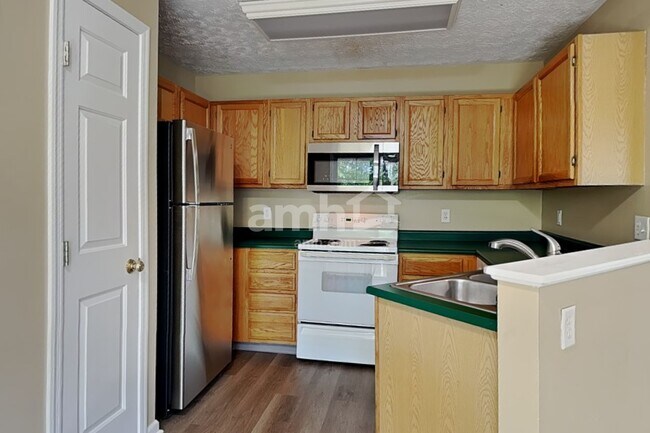 Building Photo - 2282 Villagewood Ct