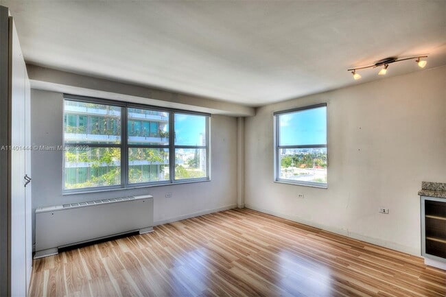 Building Photo - 1250 West Ave