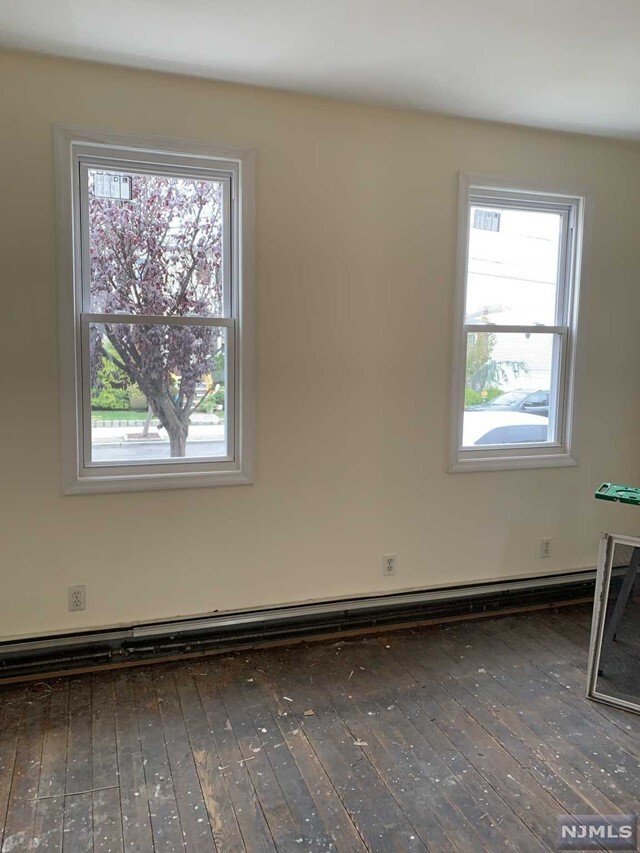 Building Photo - 729 7th St