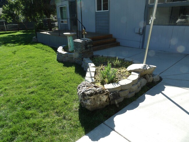 Building Photo - Dalton Gardens!