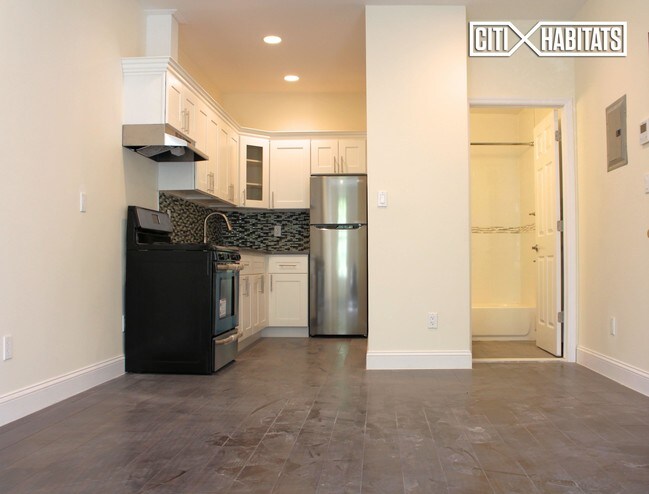 Foto del edificio - 406 Tompkins Ave