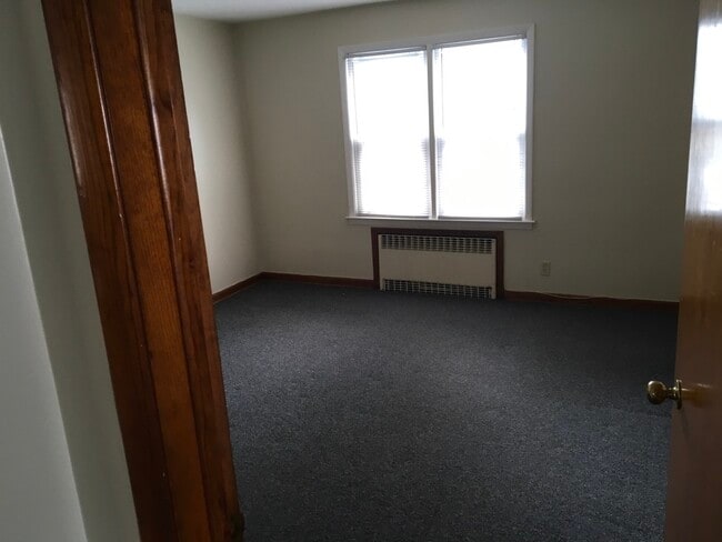 Dormitorio 12x12 ambos iguales - 207 Garfield Ave