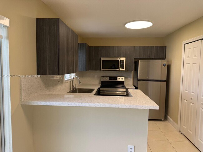 Foto del edificio - 1261 SE 31st Ct