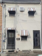 Building Photo - 229 N Peach St