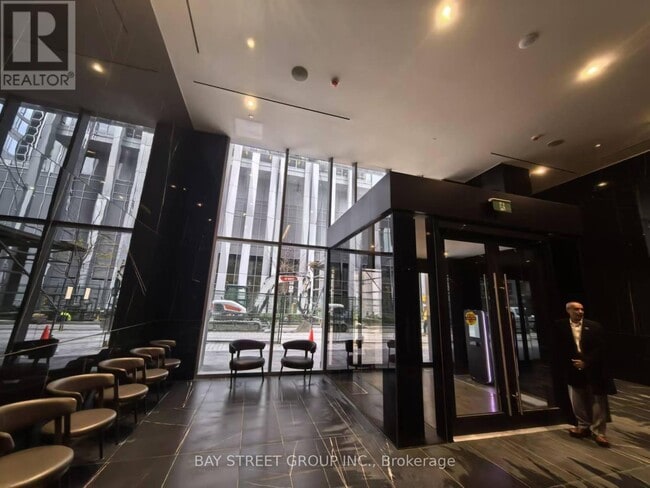 Building Photo - 11-1011 Yorkville Ave