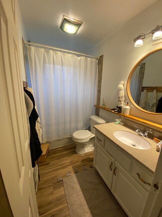 Foto del edificio - 5467 W Netherwood Rd