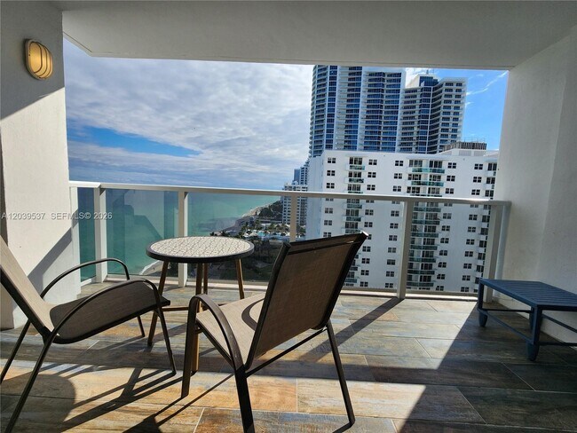 Foto del edificio - 2751 S Ocean Dr