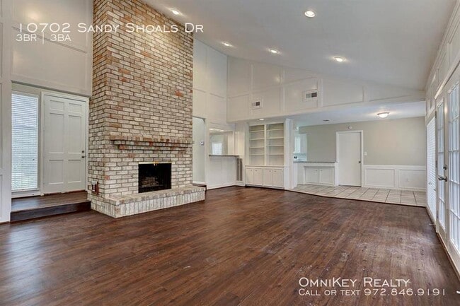 Building Photo - 10702 Sandy Shoals Dr