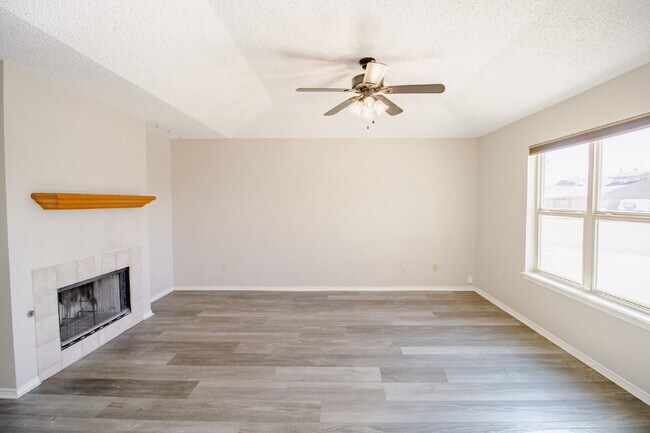 Foto del edificio - Charming 3-Bed, 2-Bath Home located in a cul-de-sac!