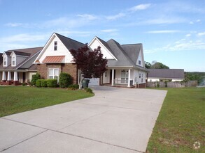 Building Photo - 202 Southern Winds Dr