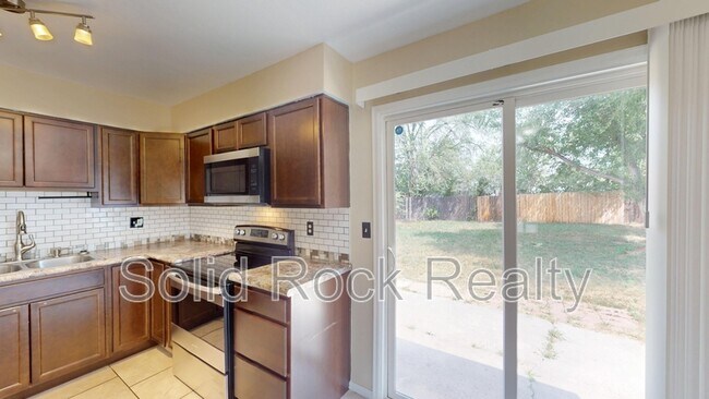 Foto del edificio - 4502 Wordsworth Cir N