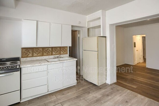 Building Photo - 68 E 300 S