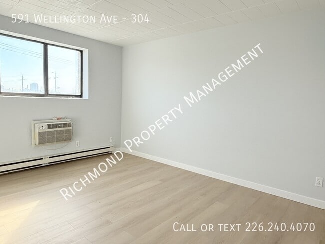 Building Photo - 591 Wellington Ave