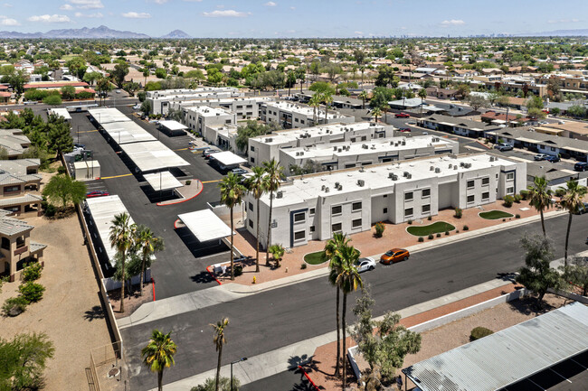 Building Photo - Celeste Glendale
