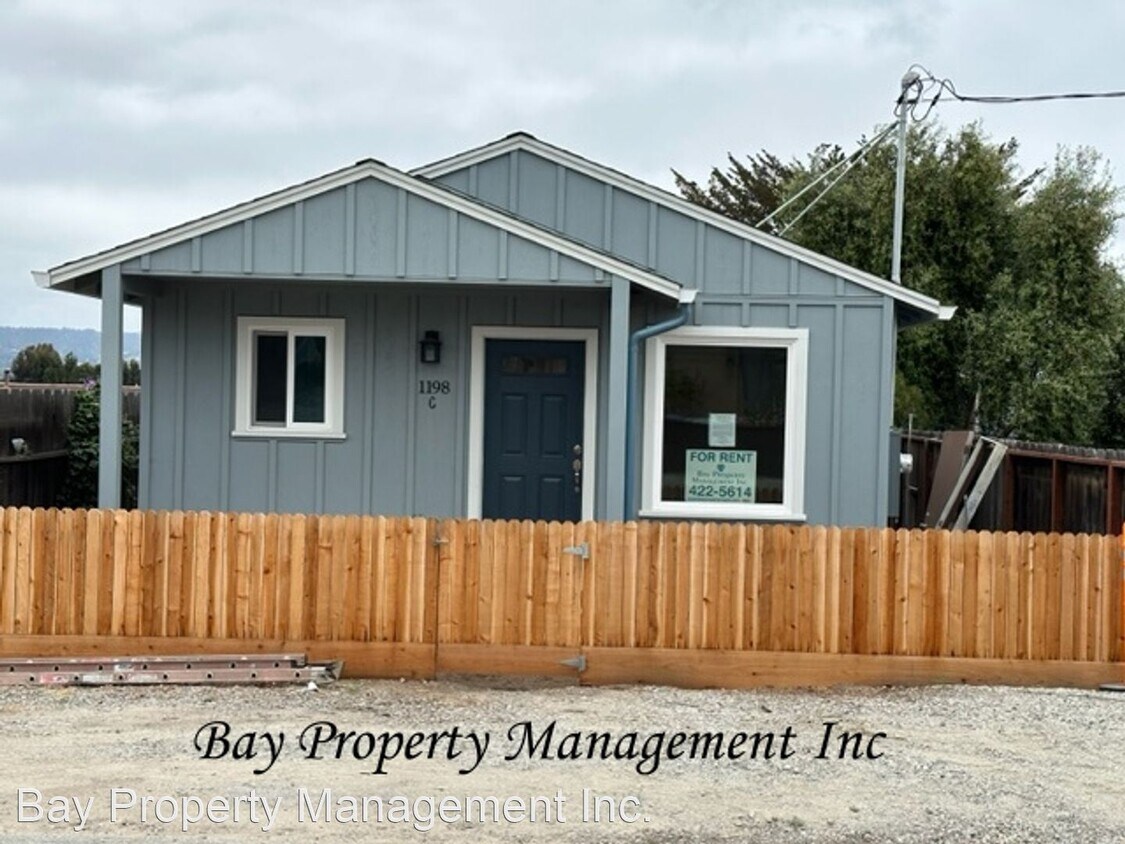 2 br, 1 bath House - 1198 Hamilton Ave. U... - 2 br, 1 bath House - 1198 Hamilton Ave.  U...