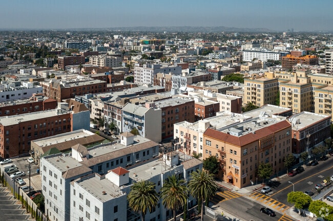 757 S Mariposa Ave Los Angeles, CA 90005-2063 - Lee Manor Apartments