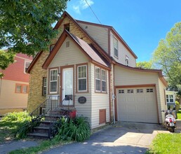Building Photo - 104 S Randall Ave