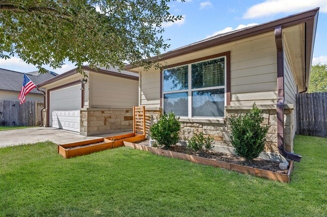 Building Photo - 1315 Lantana Ct