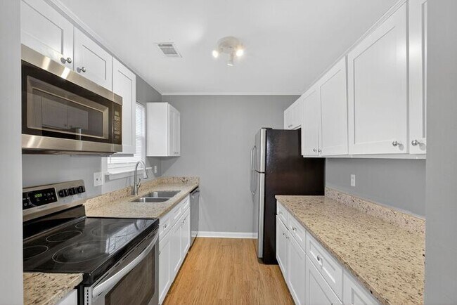 Foto del edificio - 3909 Hems Ct