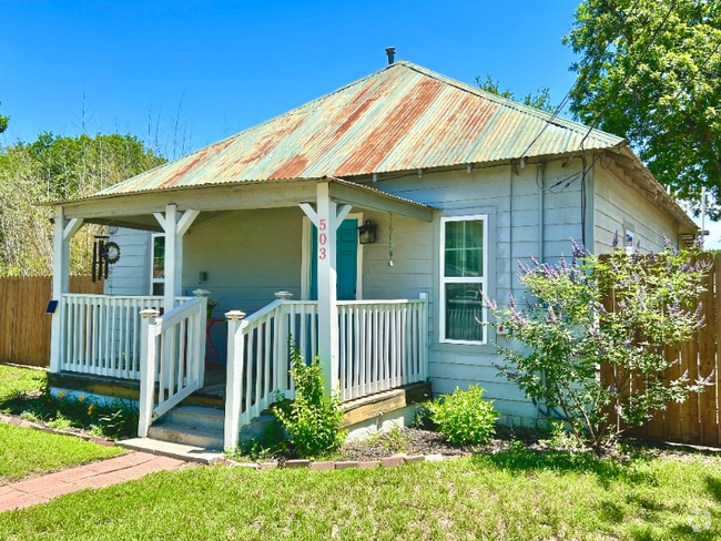 Building Photo - 503 Pecan St