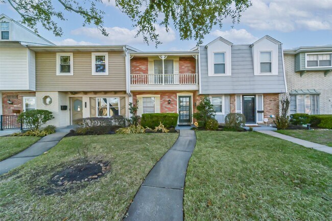 Building Photo - 1413 Ramada Dr