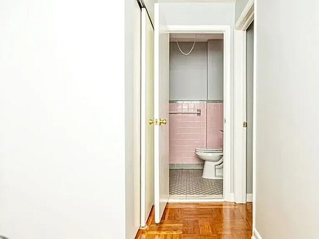 Foto del edificio - This 3-Bedroom/1-Bathroom Townhome
